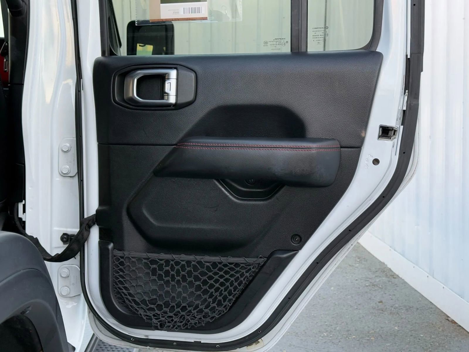 Used 2018 Jeep Wrangler Unlimited Rubicon image 16