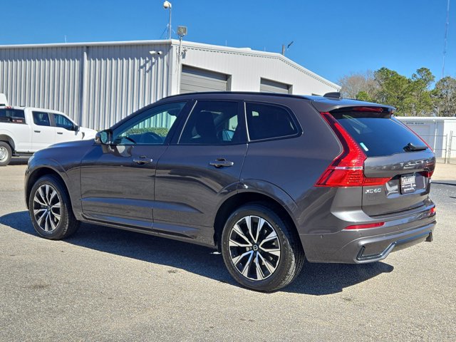 Used 2023 Volvo XC60 B5 Plus image 10