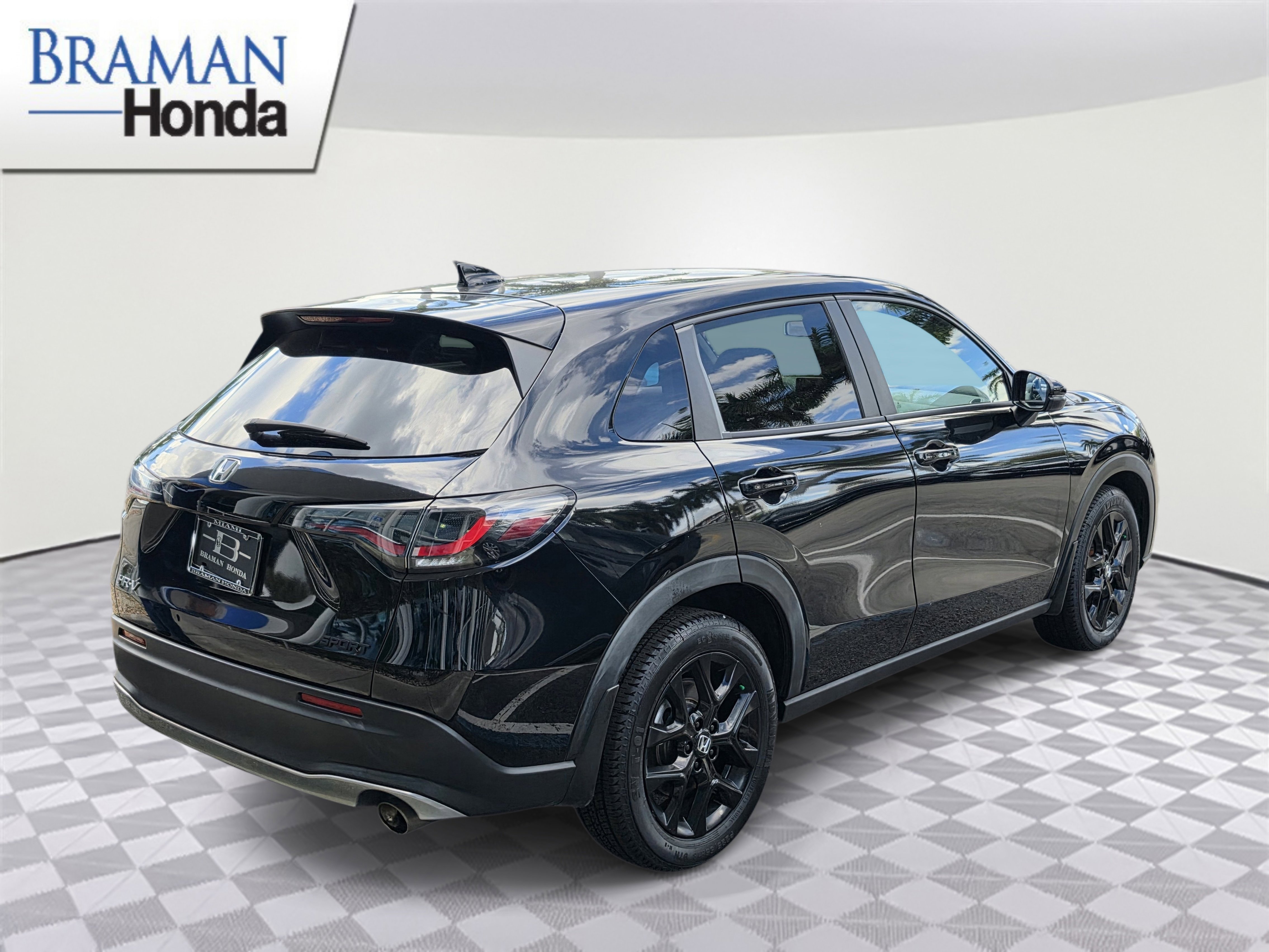 Certified 2023 Honda HR-V Sport image 3