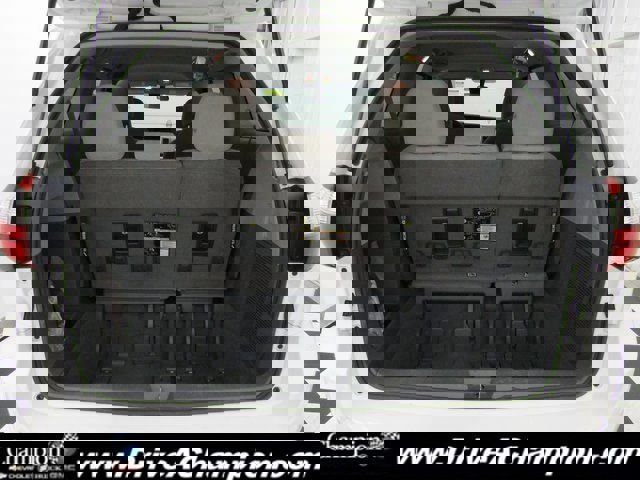 Used 2020 Toyota Sienna L image 11