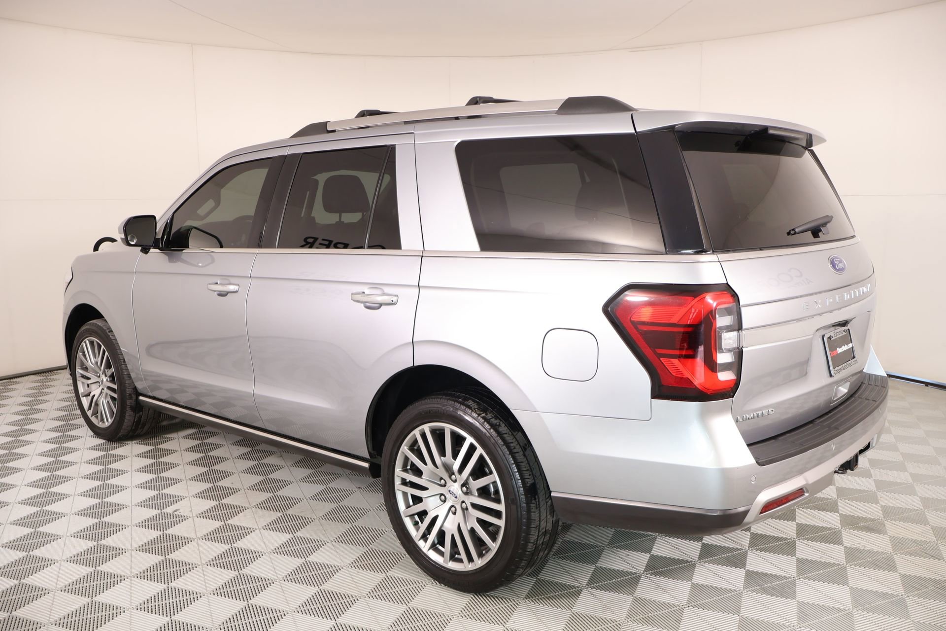 Used 2023 Ford Expedition Limited AWD/4WD image 24
