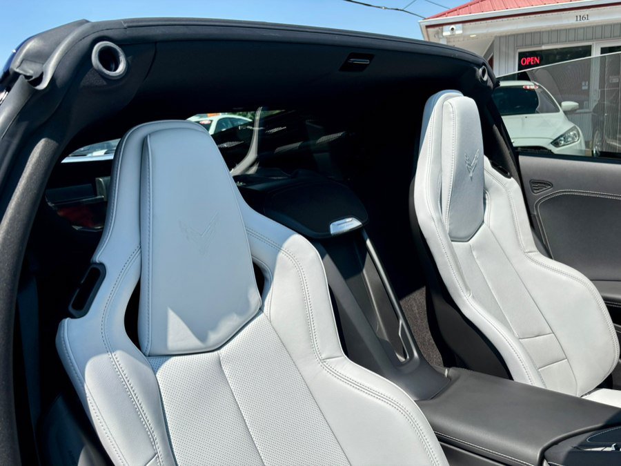 Used 2025 Chevrolet Corvette Z06 RWD image 15