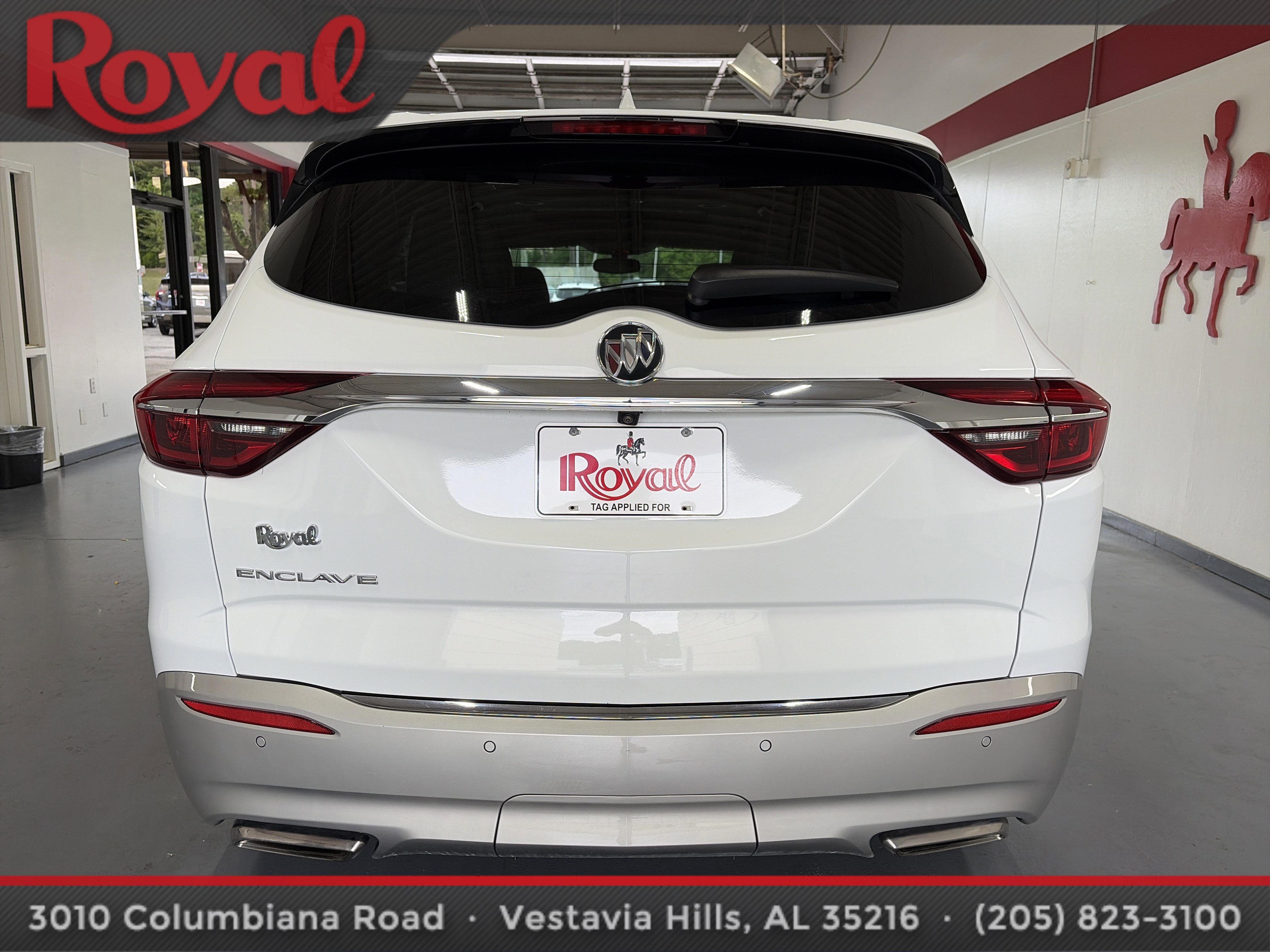 Used 2021 Buick Enclave Essence w/ Sound and Sites Package FWD image 3