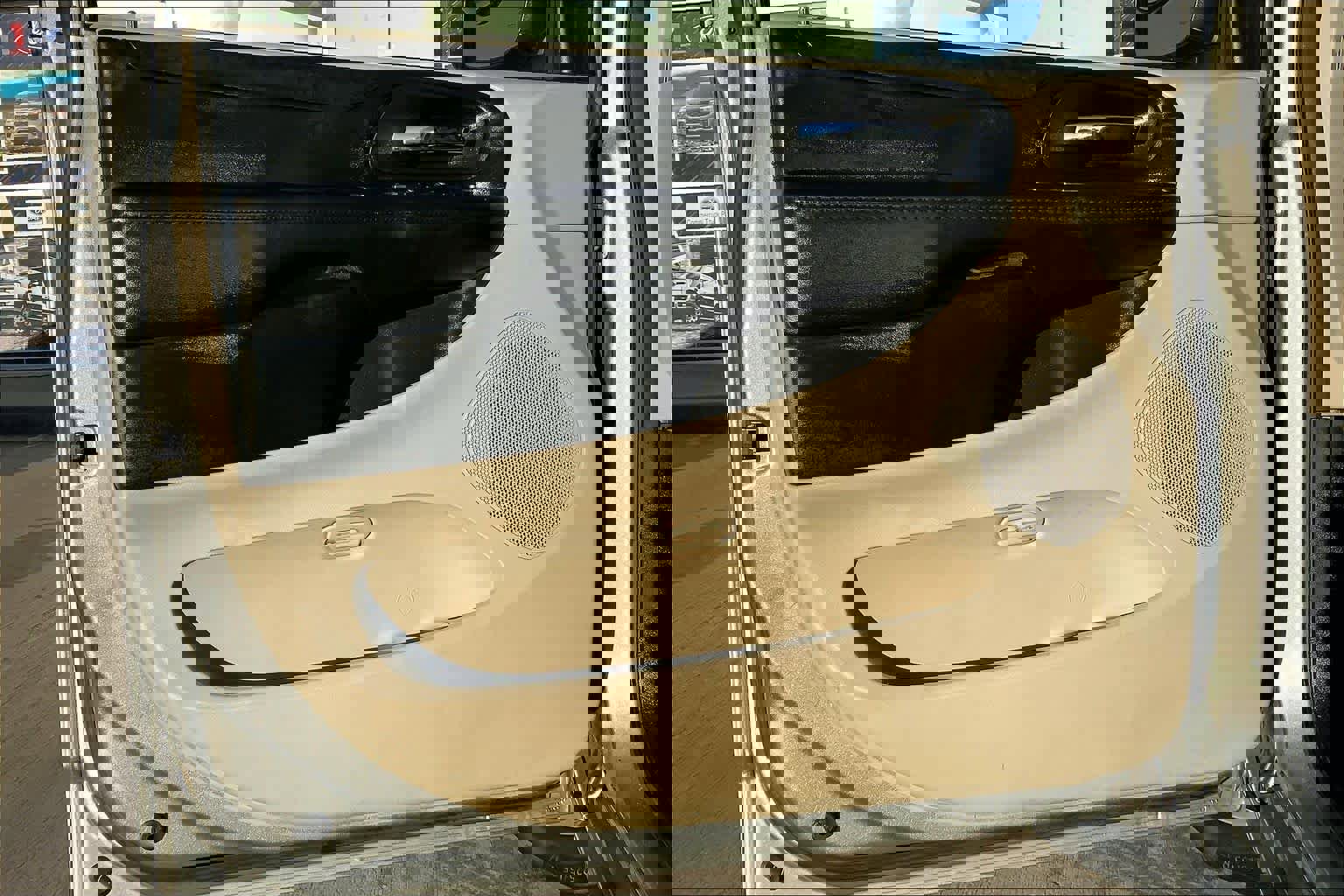 Used 2019 Dodge Grand Caravan SE w/ UConnect Hands-Free Group image 17