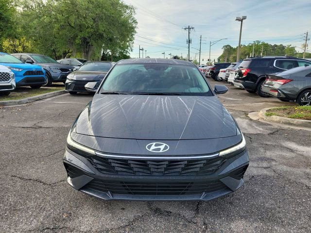 Used 2025 Hyundai Elantra SE image 5