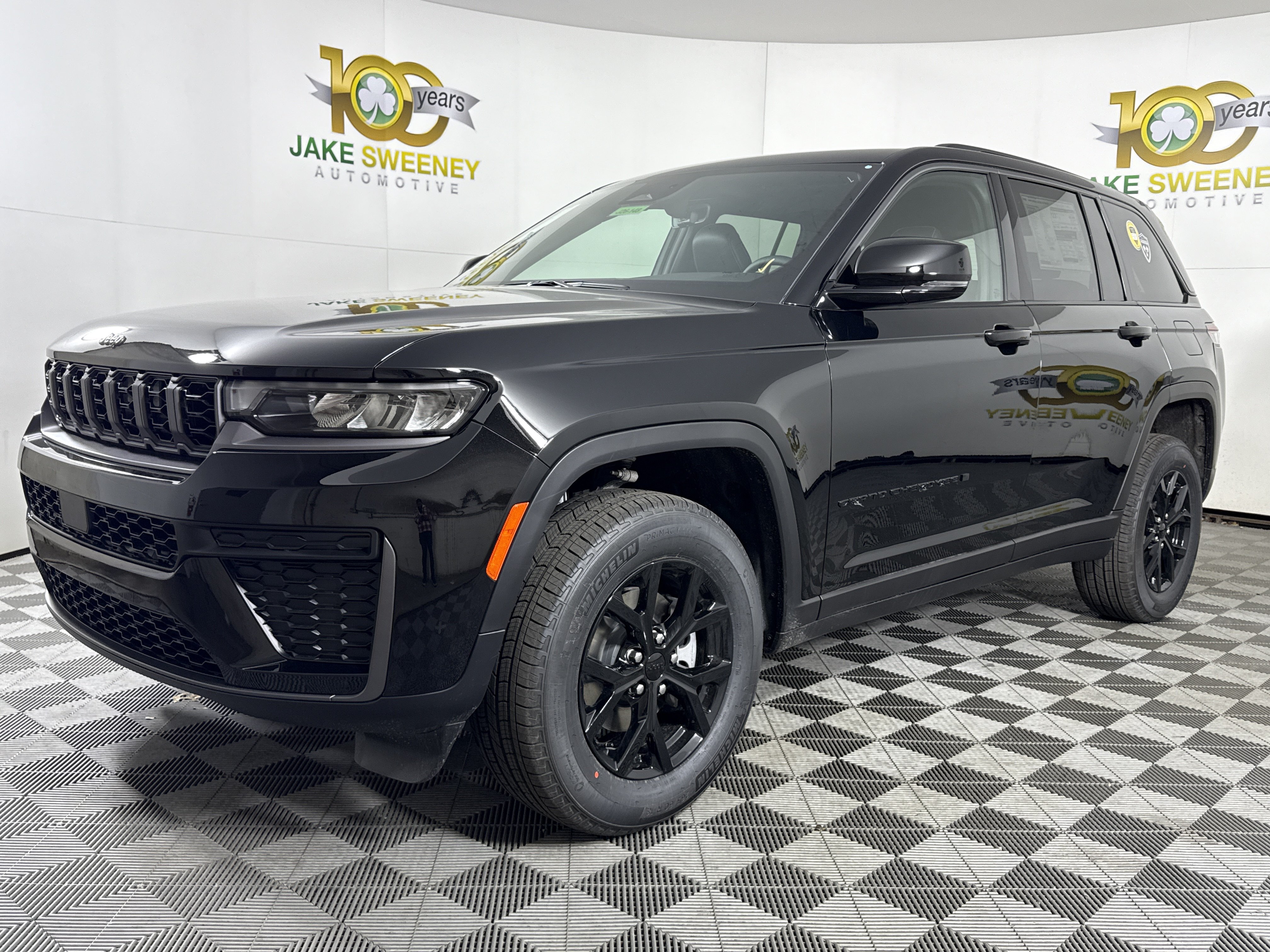 New 2026 Jeep Grand Cherokee Altitude AWD/4WD image 4