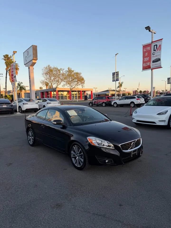 Used 2011 Volvo C70 T5 w/ Convenience Pkg image 5