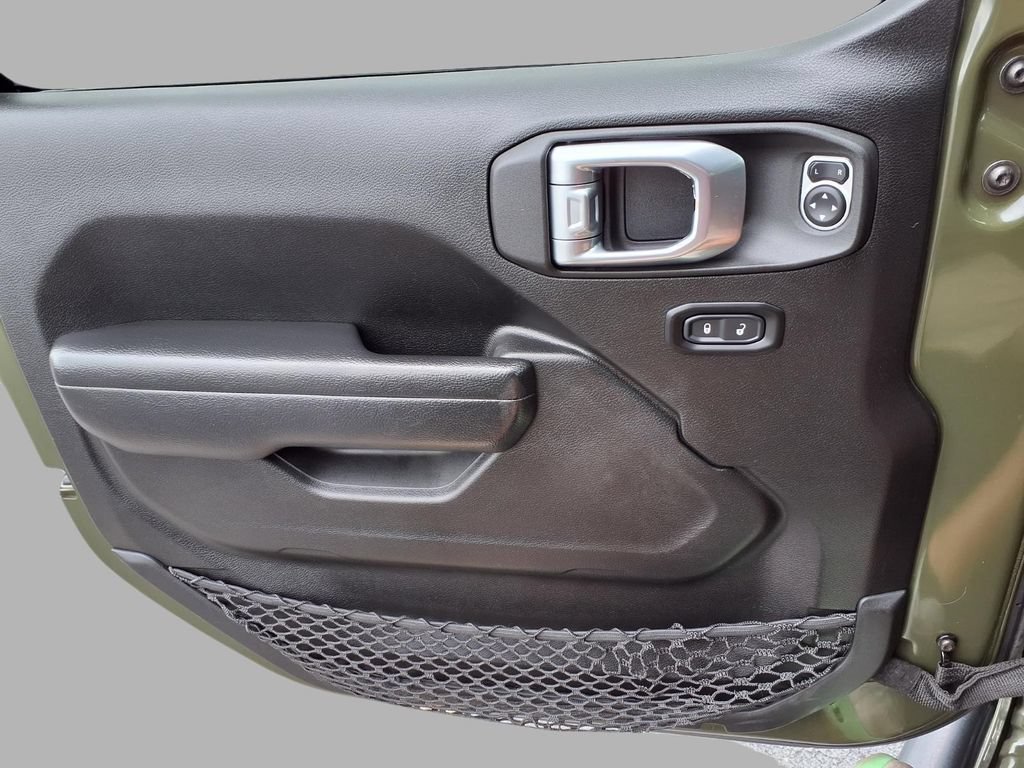 Used 2022 Jeep Gladiator Sport AWD/4WD image 16