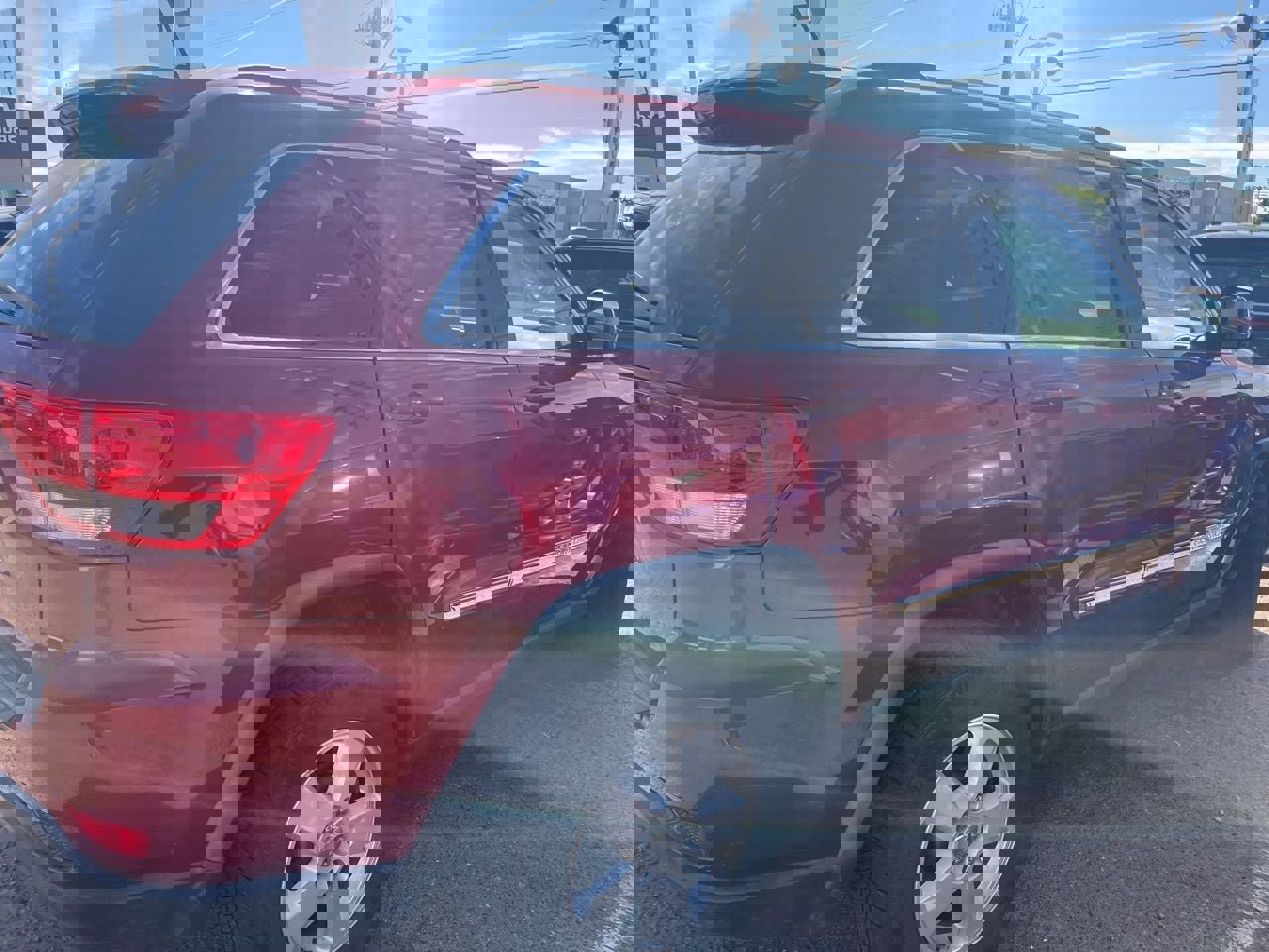 Used 2012 Jeep Grand Cherokee Laredo w/ Laredo E Group image 5