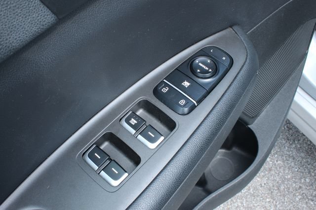 Used 2018 Kia Optima LX FWD image 11