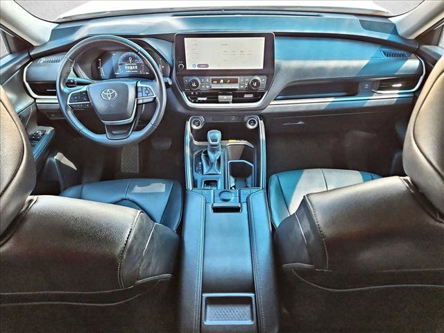 Used 2025 Toyota Grand Highlander AWD image 18