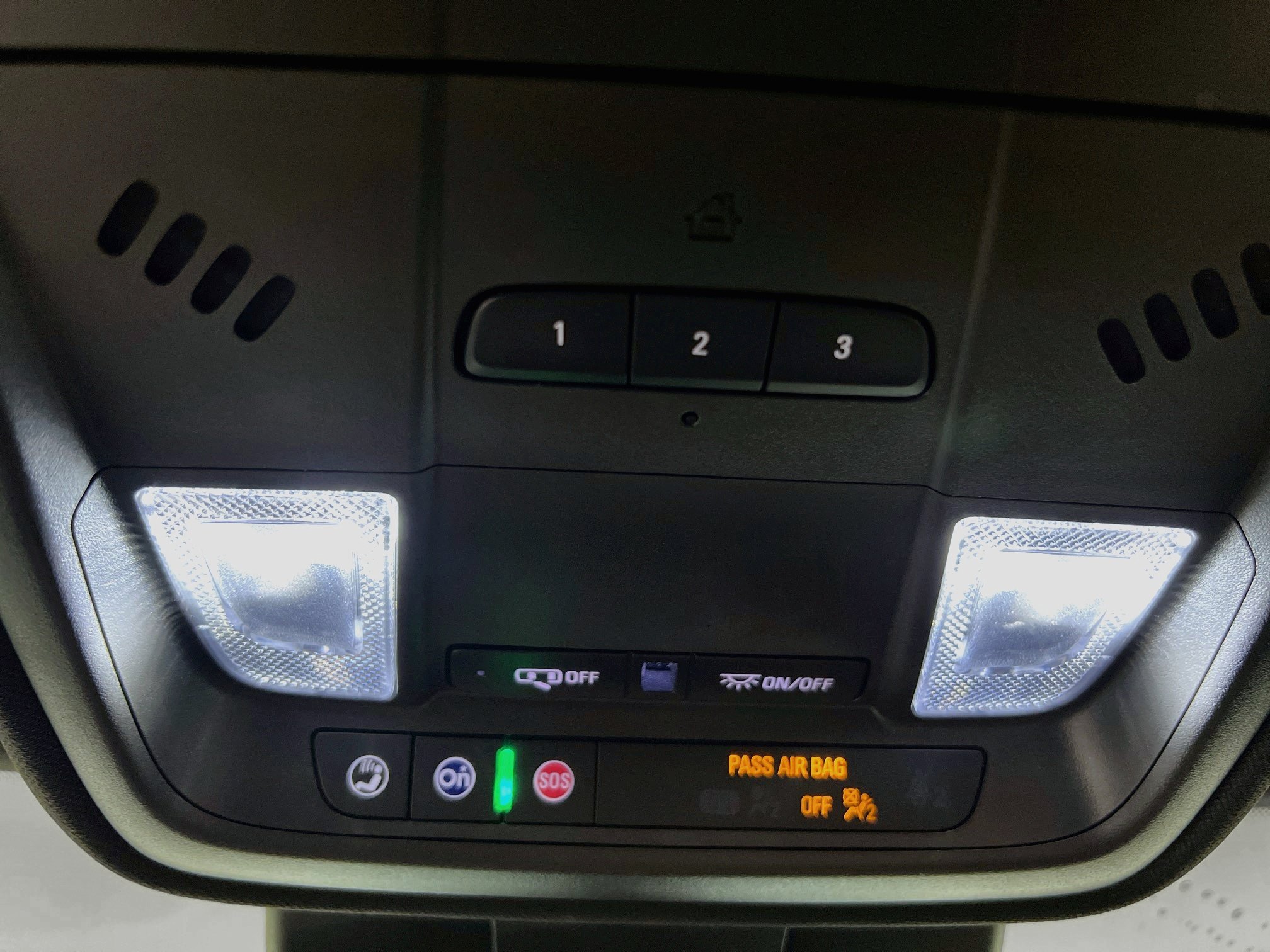 Used 2024 Cadillac XT4 Premium Luxury w/ Technology Package FWD image 21