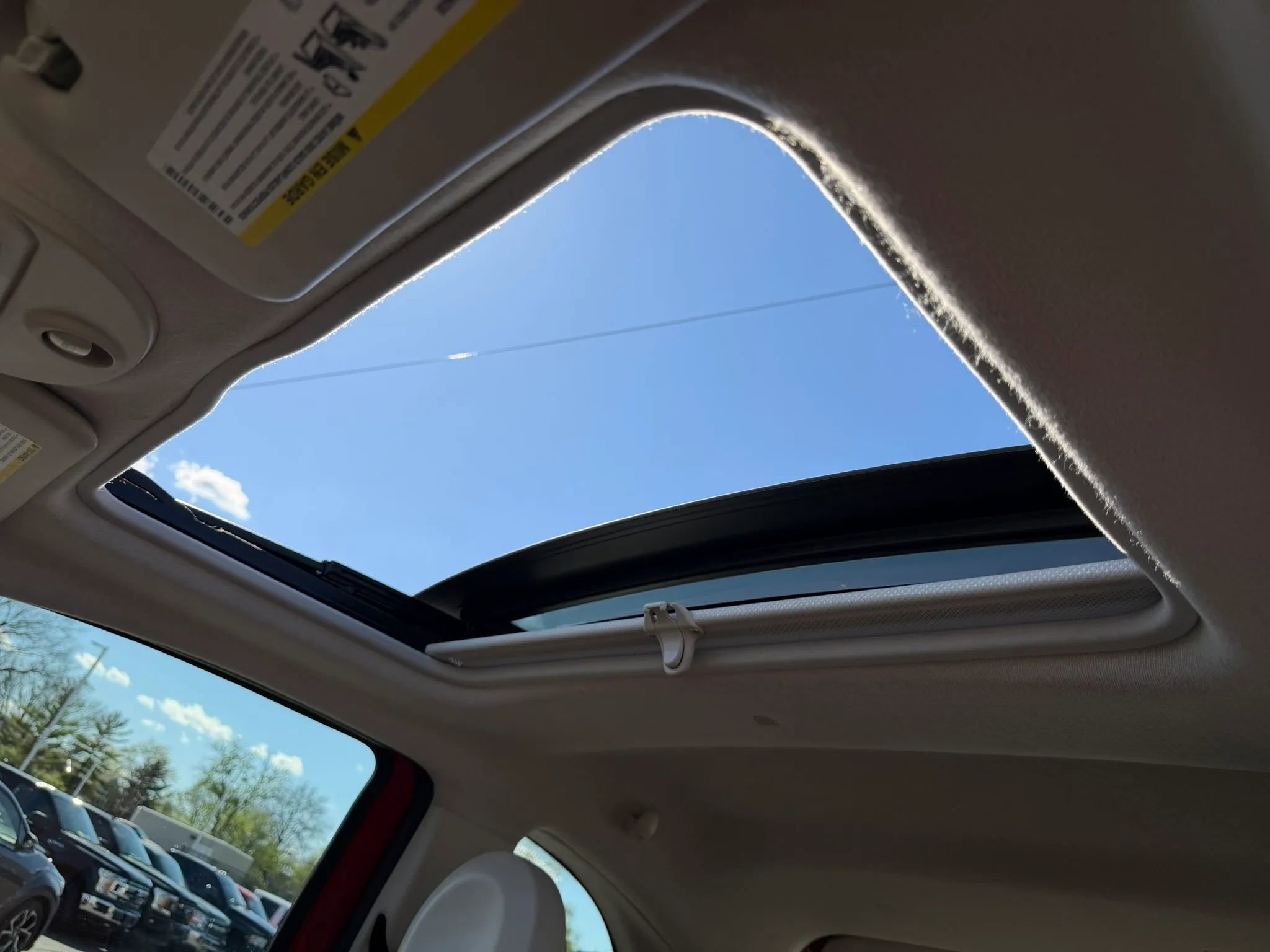 Used 2017 FIAT 500 Lounge image 45