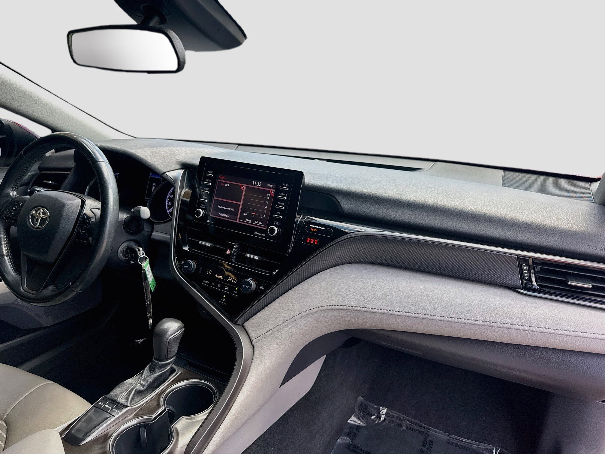 Used 2022 Toyota Camry SE FWD image 29