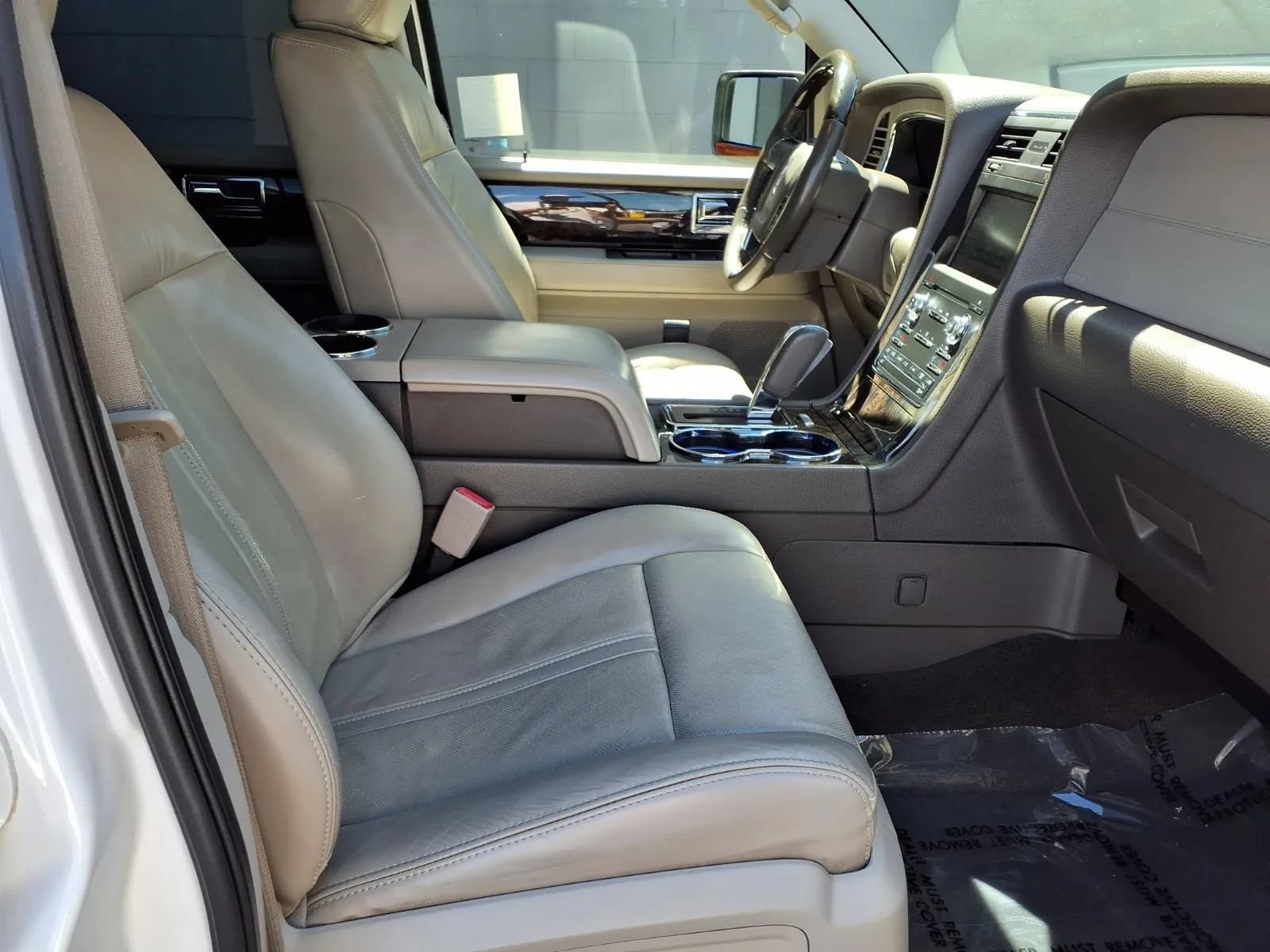 Used 2015 Lincoln Navigator 2WD image 19