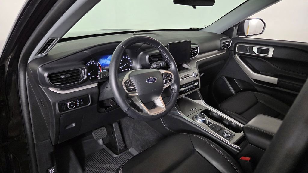 Used 2023 Ford Explorer XLT w/ Equipment Group 202A image 16