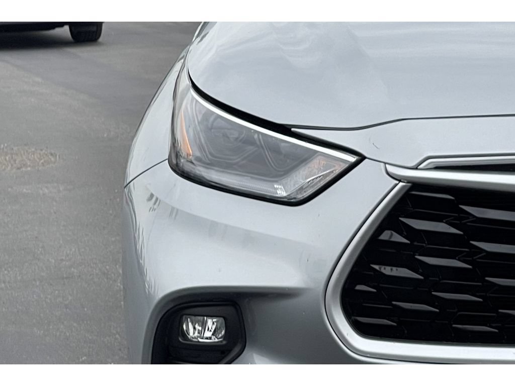 Used 2021 Toyota Highlander LE FWD image 19