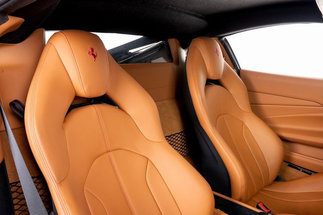 Used 2022 Ferrari F8 Tributo image 48