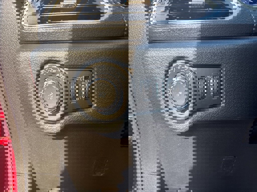 New 2026 Chrysler Pacifica Select image 10