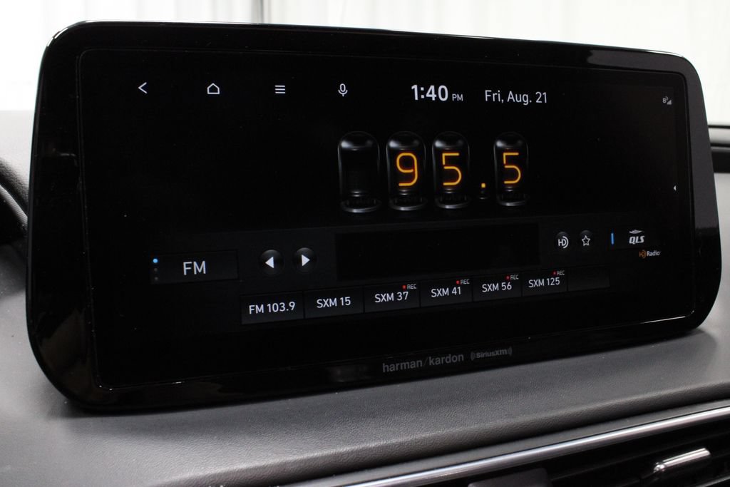 Used 2022 Hyundai Santa Fe Calligraphy AWD/4WD image 3