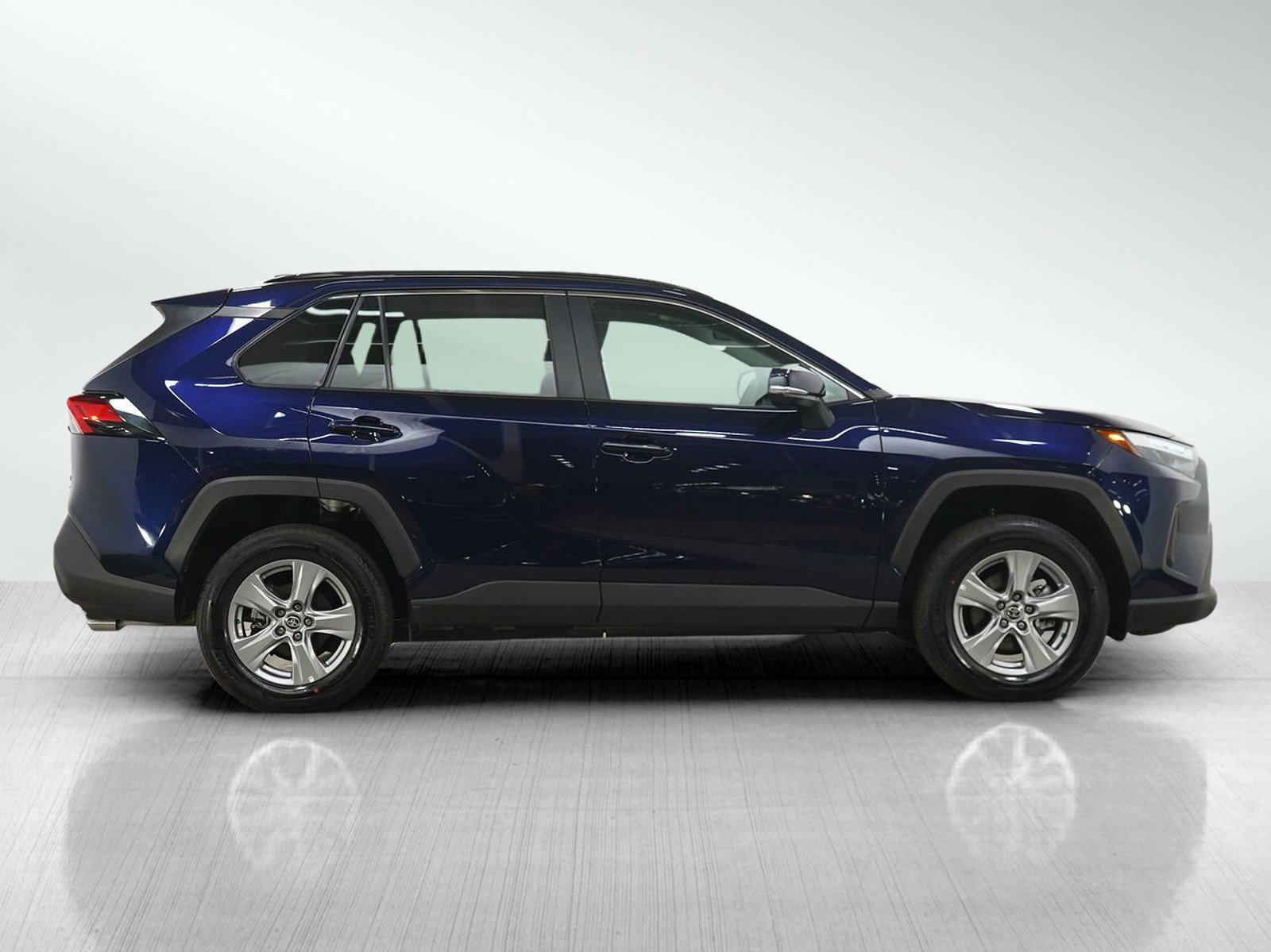 Used 2025 Toyota RAV4 XLE w/ Convenience Package AWD/4WD image 6