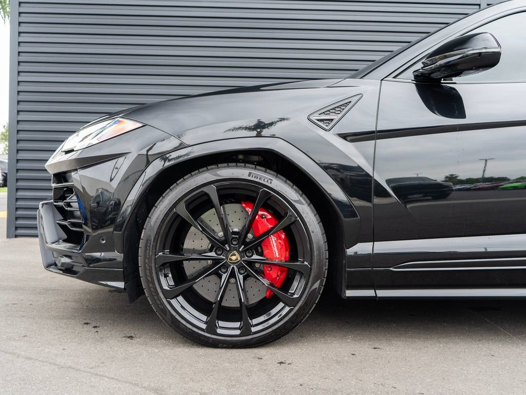 Used 2021 Lamborghini Urus image 12