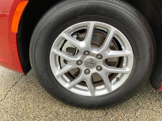 Used 2025 Chrysler Pacifica Select image 10