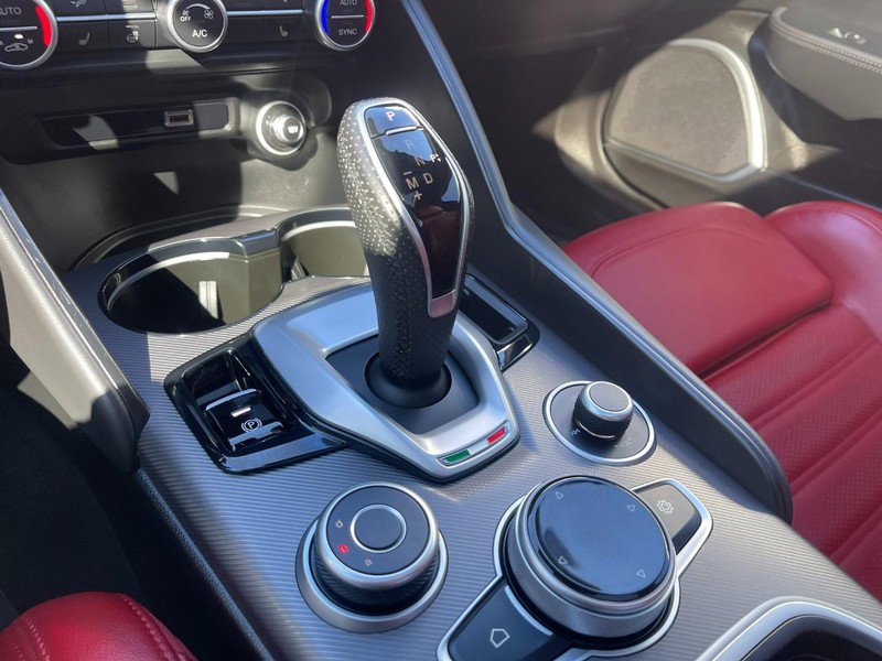 Used 2022 Alfa Romeo Giulia Veloce image 25