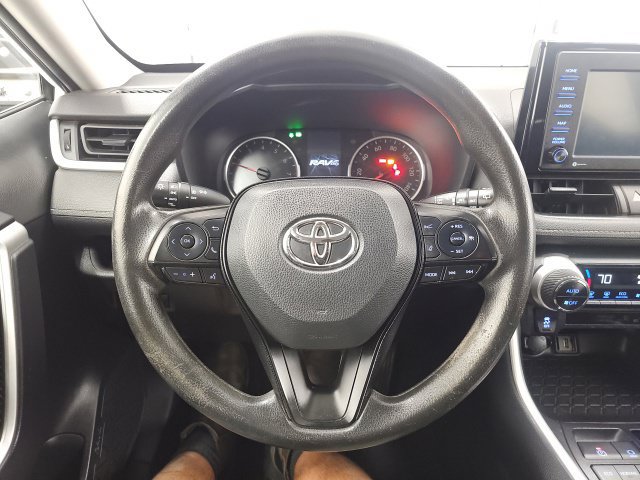 Used 2021 Toyota RAV4 XLE AWD/4WD image 18