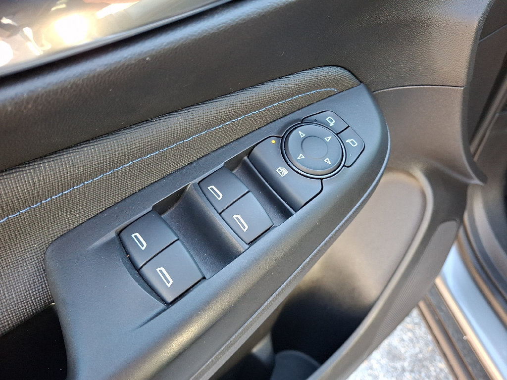 Used 2025 Buick Envista Sport Touring FWD image 25
