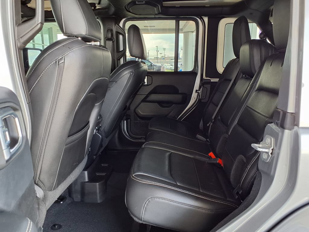 Used 2019 Jeep Wrangler Unlimited Sahara AWD/4WD image 13