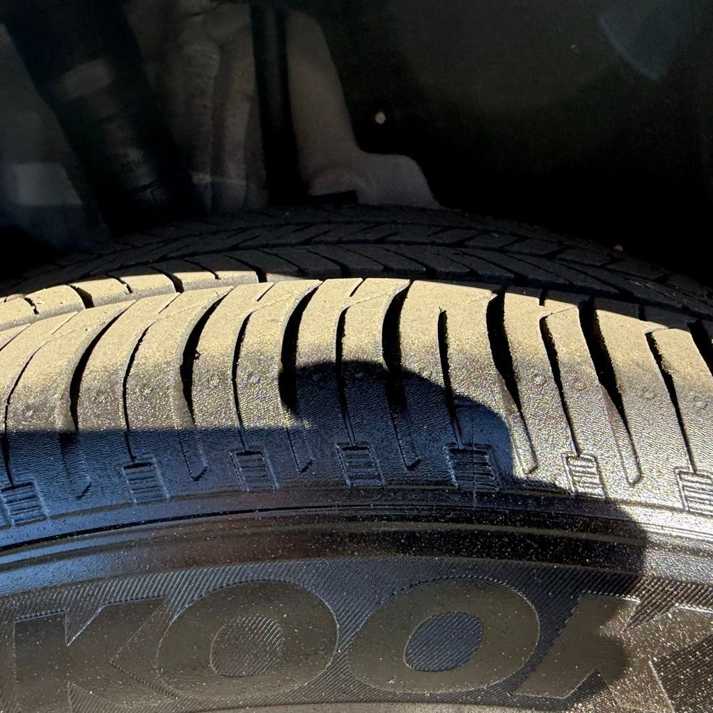 Used 2025 Toyota Corolla LE image 31