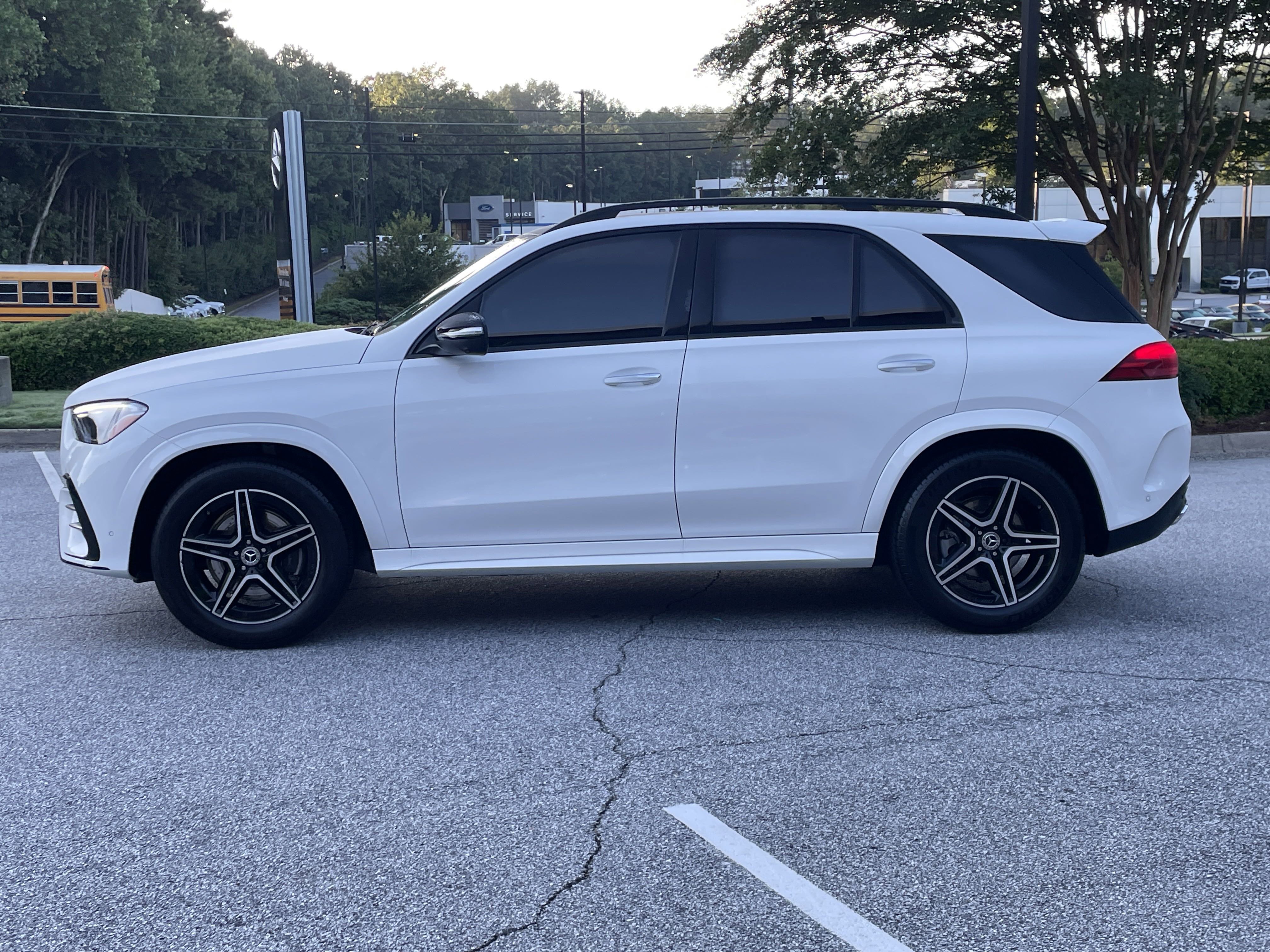 Used 2024 Mercedes-Benz GLE 350 4MATIC w/ AMG Line Exterior image 13