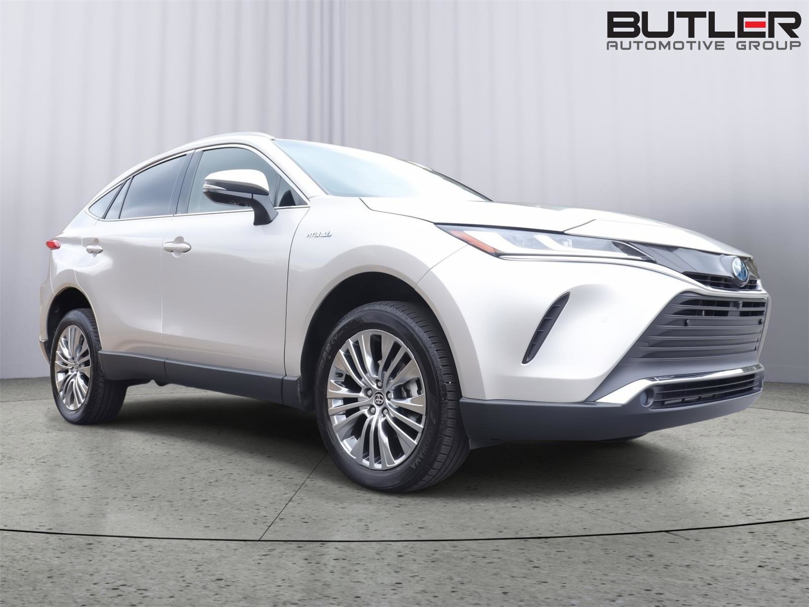 Used 2021 Toyota Venza Limited image 3