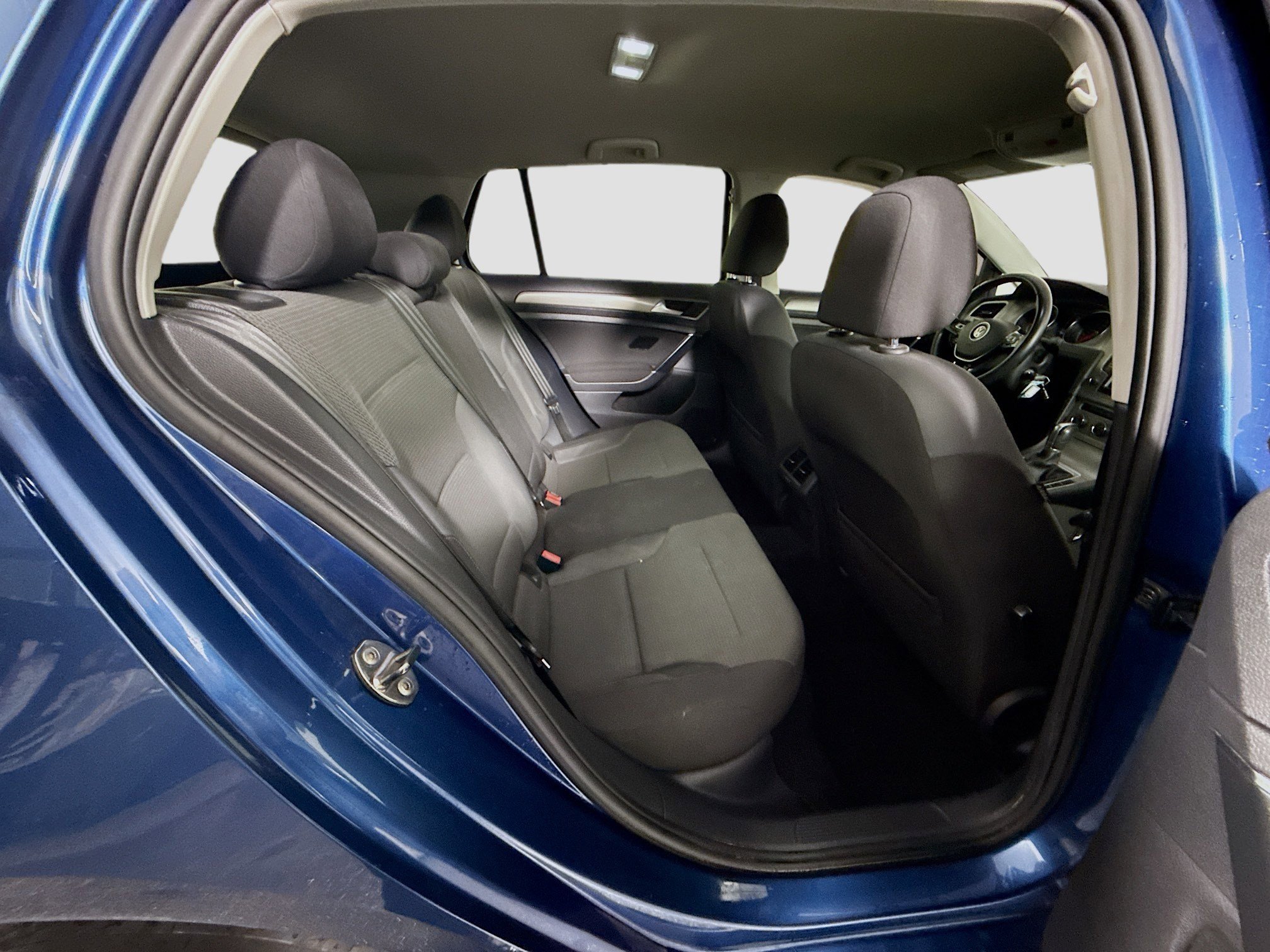 Used 2017 Volkswagen Golf S image 26