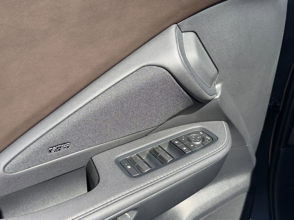 New 2026 Lexus TX 550h AWD Plug-In Hybrid image 12