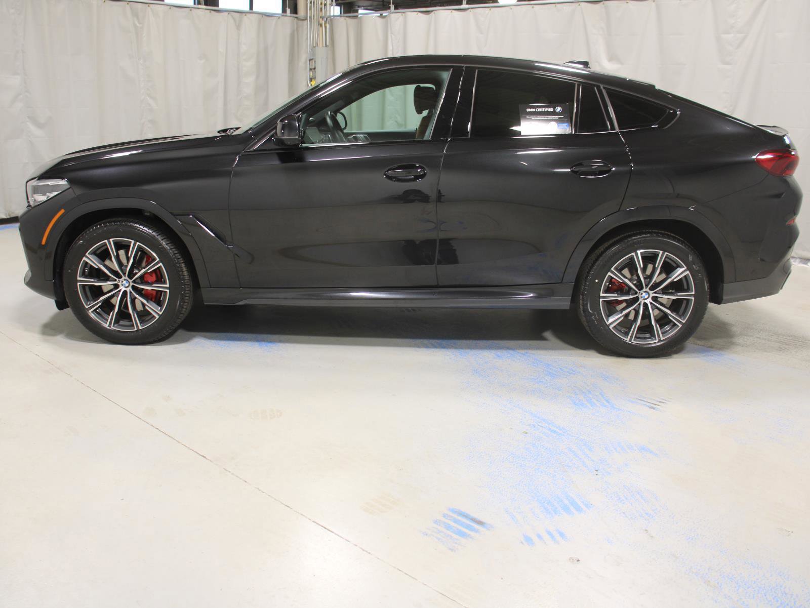 Certified 2023 BMW X6 xDrive40i w/ M Sport Package image 5