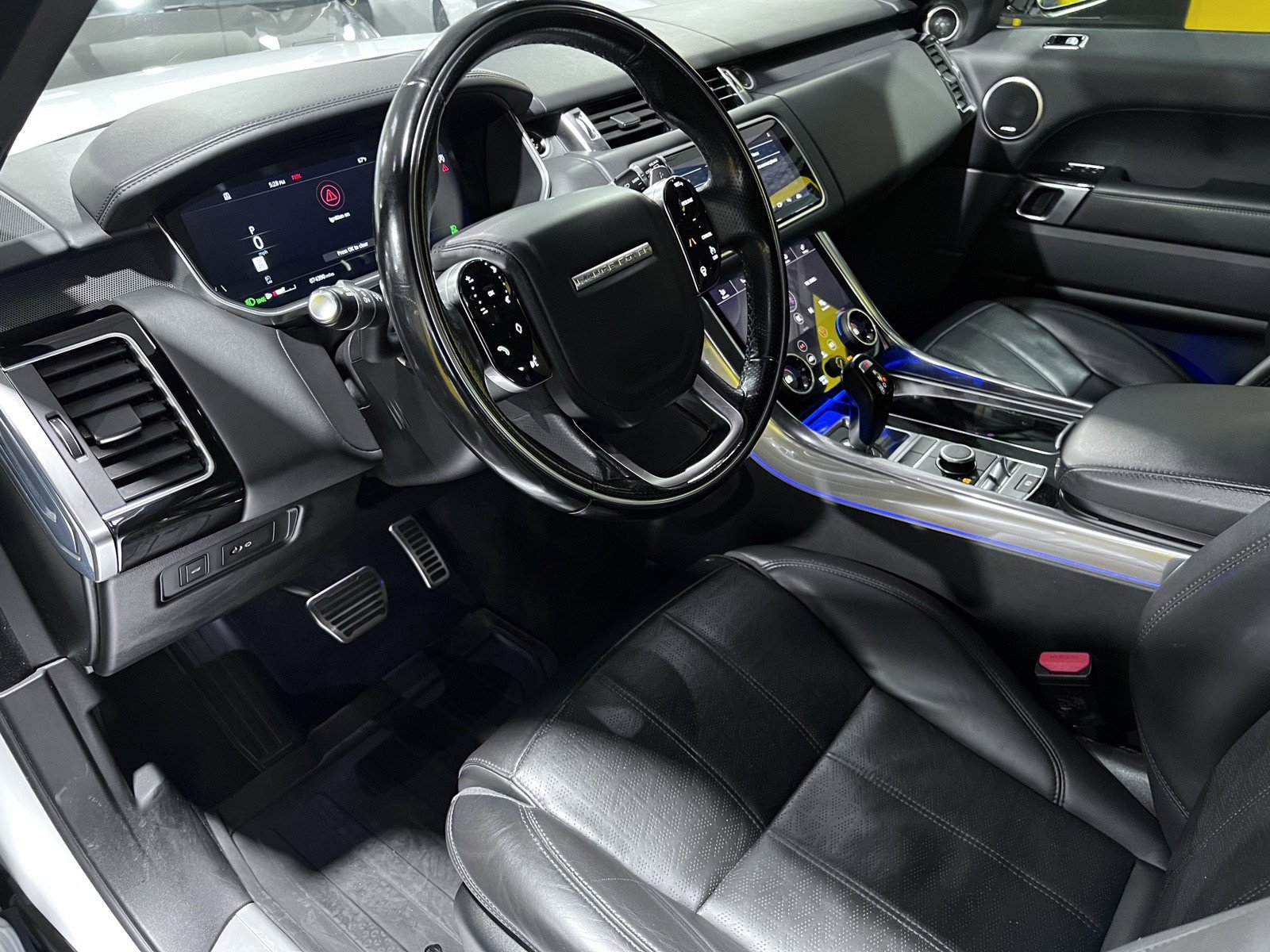 Used 2018 Land Rover Range Rover Sport HSE Dynamic image 14