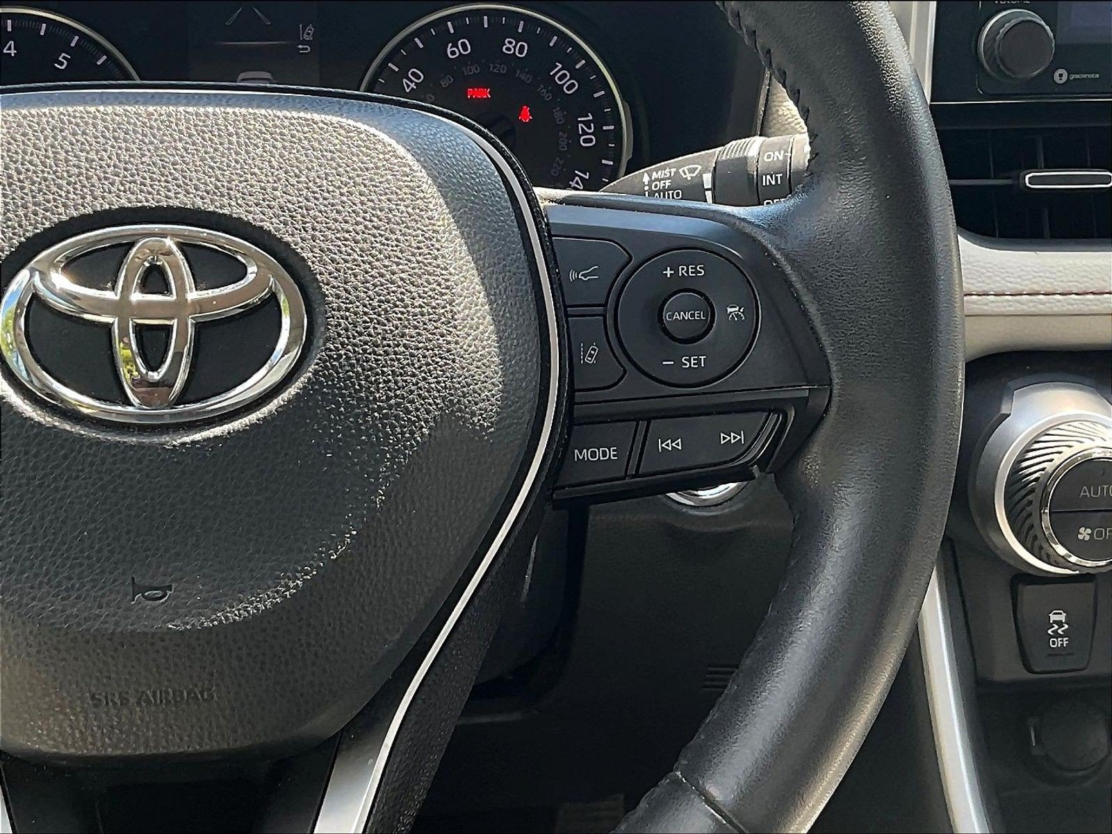 Used 2019 Toyota RAV4 XLE Premium w/ Cold Weather Package AWD/4WD image 13