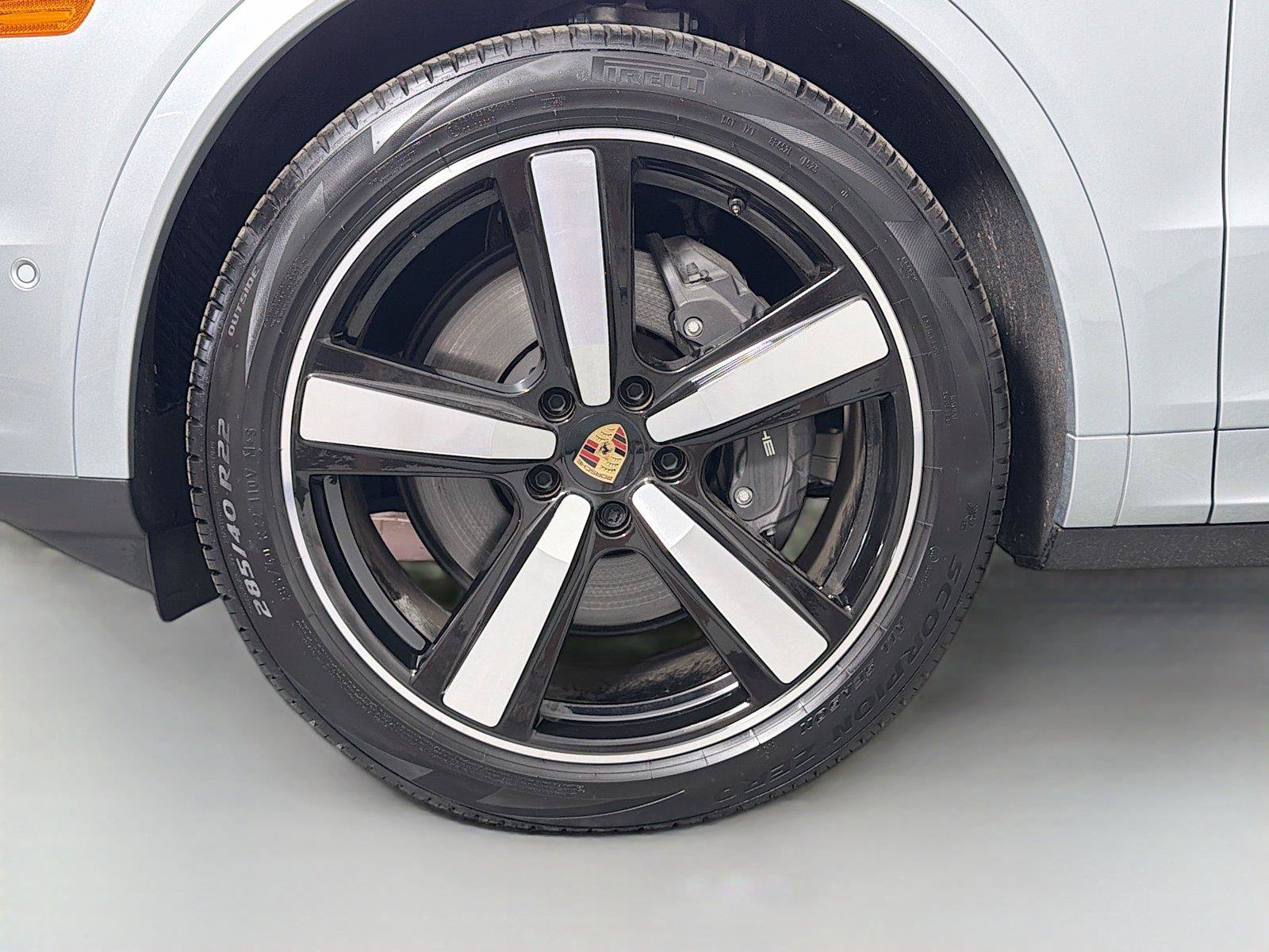 Certified 2025 Porsche Cayenne Coupe AWD/4WD image 11