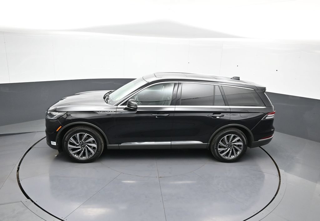 Used 2026 Lincoln Aviator AWD image 45