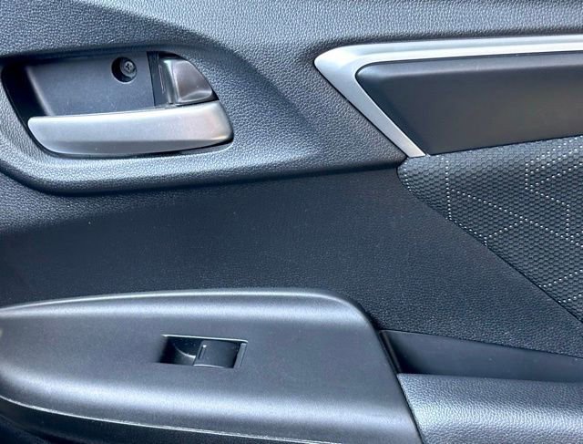 Used 2016 Honda Fit EX image 31
