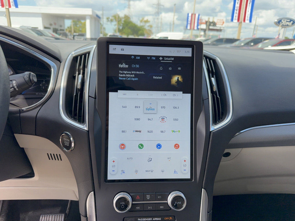 Certified 2021 Ford Edge Titanium w/ Equipment Group 301A image 18