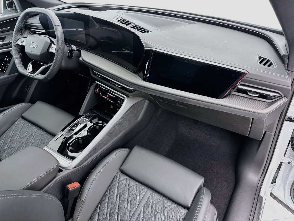 New 2026 Audi SQ5 Premium Plus AWD/4WD image 17