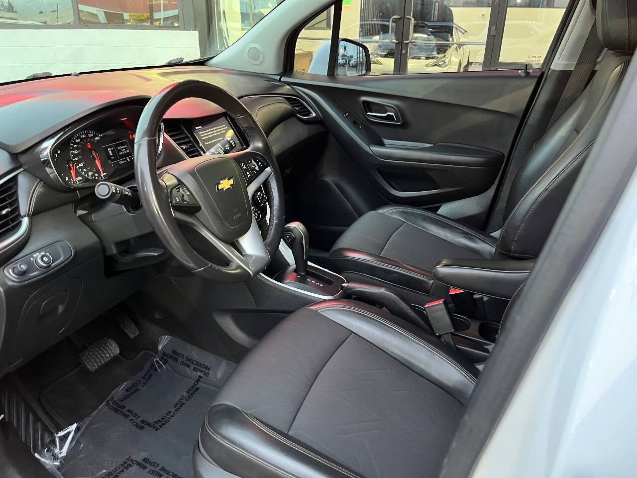 Used 2020 Chevrolet Trax LT w/ LT Convenience Package AWD/4WD image 10
