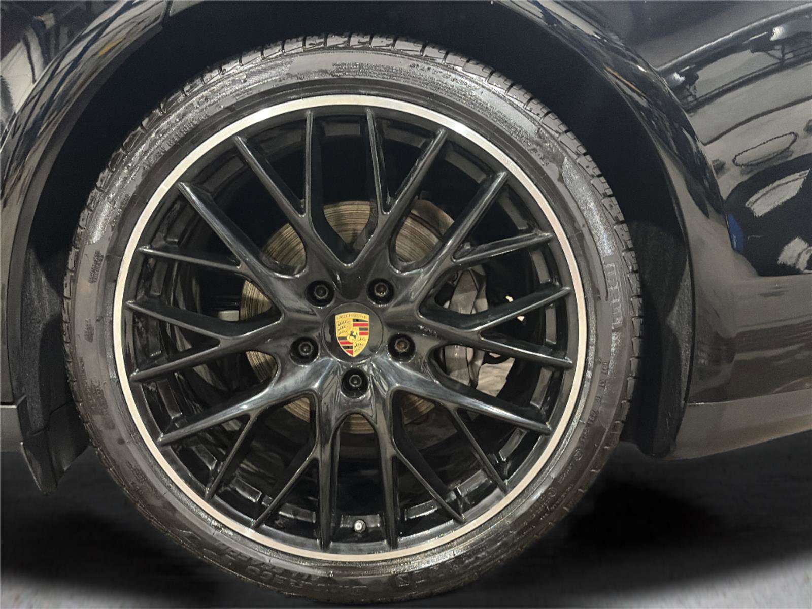 Used 2017 Porsche Panamera 4 image 32