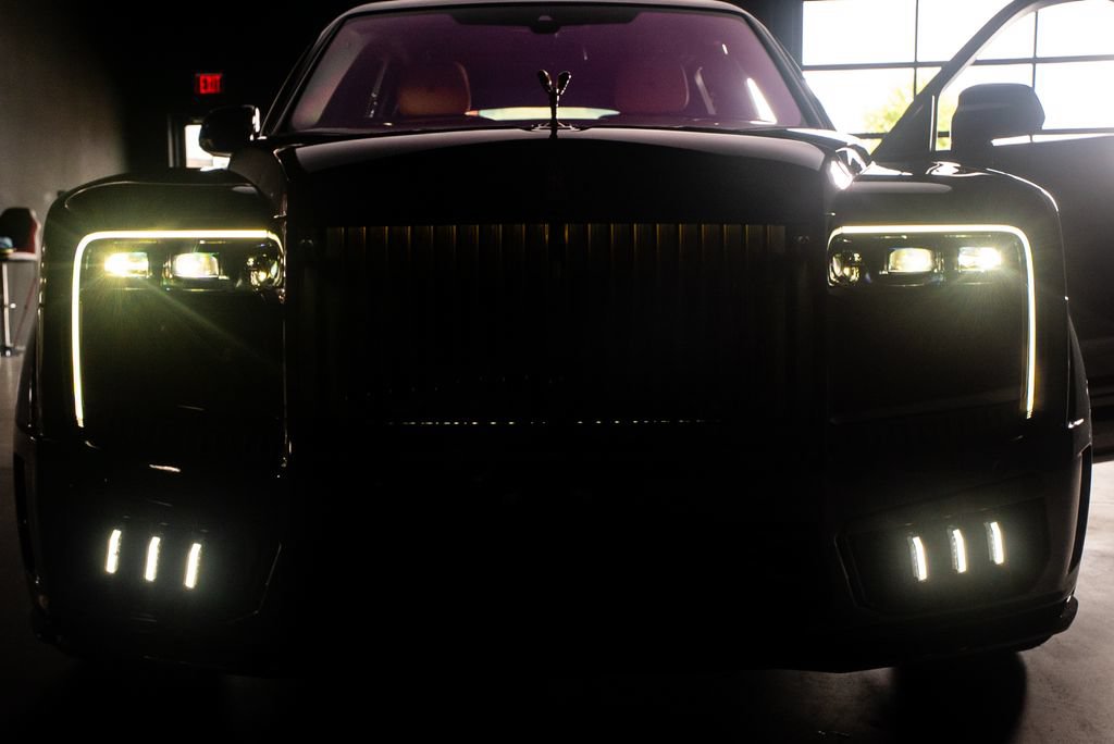 Used 2025 Rolls-Royce Cullinan AWD/4WD image 29