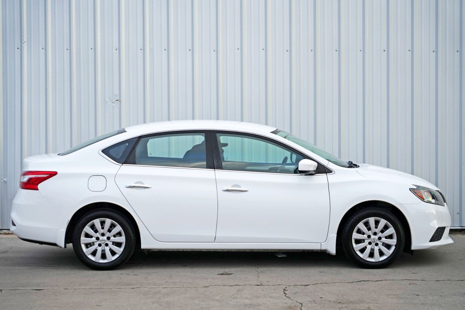 Used 2018 Nissan Sentra S image 47