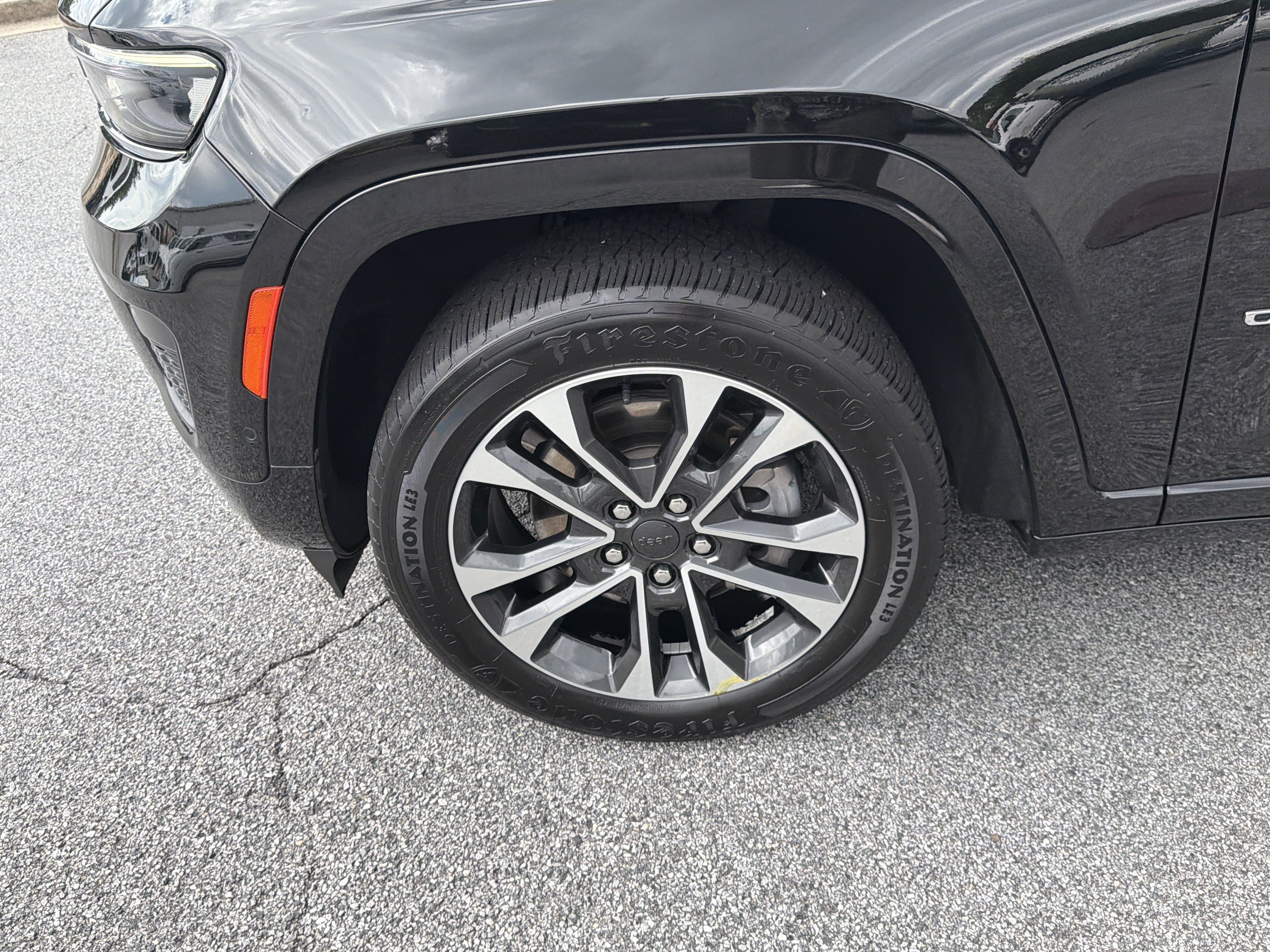 Used 2022 Jeep Grand Cherokee L Overland w/ Luxury Tech Group IV AWD/4WD image 13