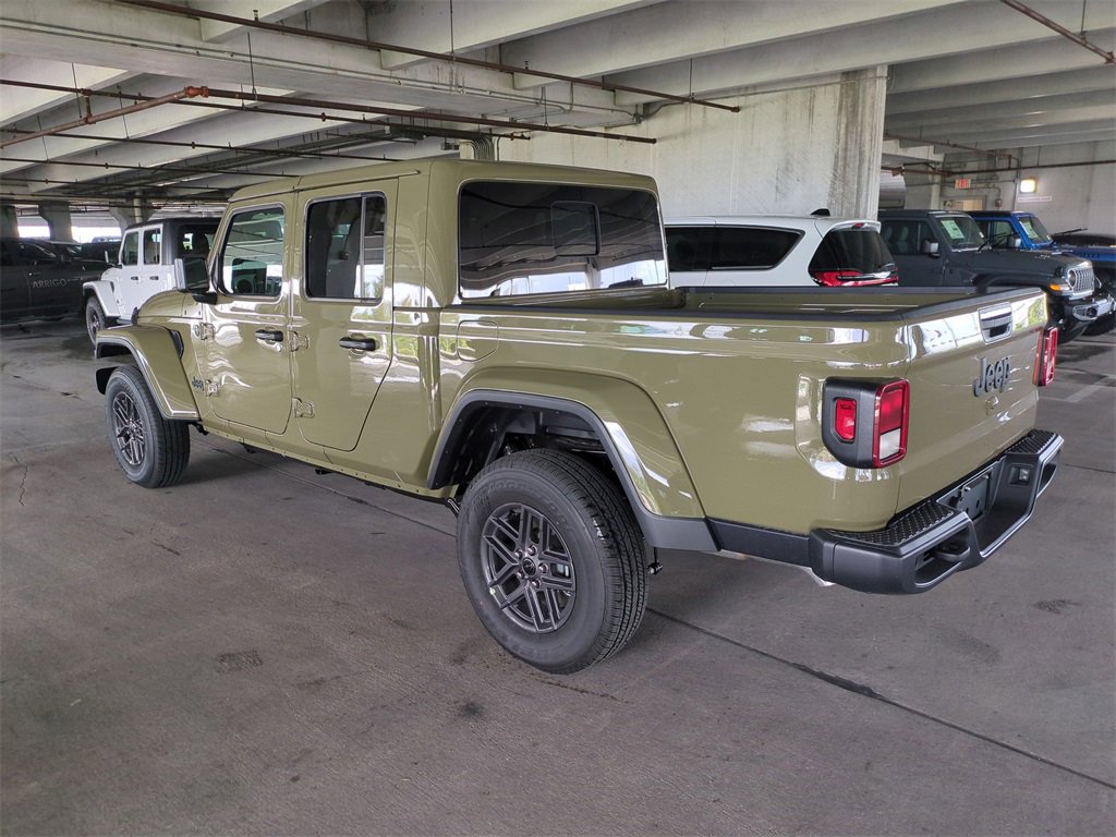 New 2025 Jeep Gladiator Sport image 7